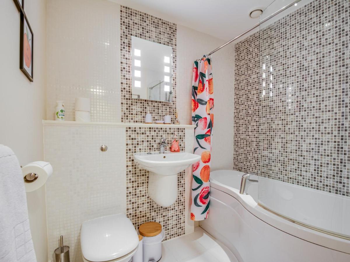 Pass The Keys Quiet 2-Bed Apartment On The Ground Floor Кентърбъри Екстериор снимка